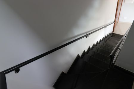 Apartamento à venda com 94m², 2 quartos e 2 vagasEscada