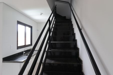 Apartamento à venda com 94m², 2 quartos e 2 vagasEscada