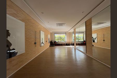 Apartamento para alugar com 132m², 3 quartos e 2 vagas Apartamento para alugar com 132m², 3 quartos e 2 vagasÁrea comum - Academia