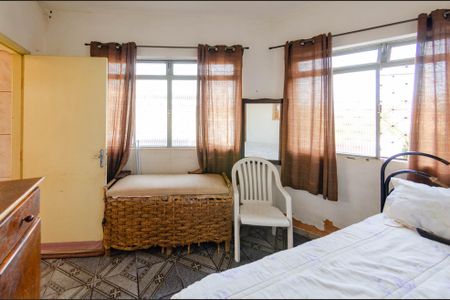 Casa à venda com 214m², 4 quartos e 2 vagasQuarto 4