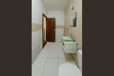 Casa à venda com 214m², 4 quartos e 2 vagasBanheiro