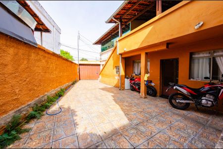 Casa à venda com 214m², 4 quartos e 2 vagasÁrea Externa