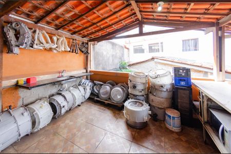 Casa à venda com 214m², 4 quartos e 2 vagasÁrea de Serviço