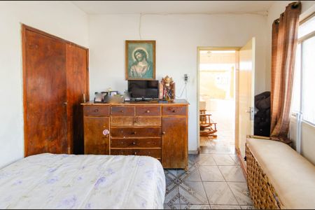 Casa à venda com 214m², 4 quartos e 2 vagasQuarto 4