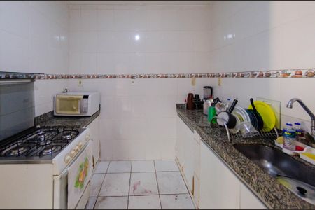 Casa à venda com 214m², 4 quartos e 2 vagasCozinha