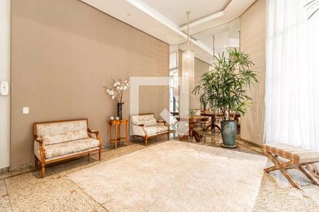 Apartamento à venda com 170m², 3 quartos e 4 vagas Apartamento à venda com 170m², 3 quartos e 4 vagasHall social