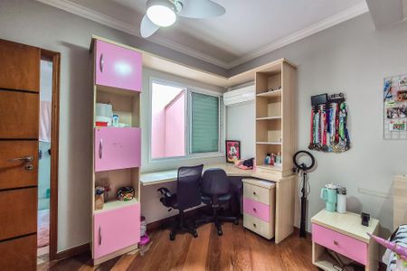 Casa à venda com 289m², 4 quartos e 5 vagas Casa à venda com 289m², 4 quartos e 5 vagasQuarto 2 - Suíte