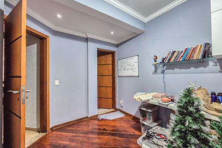 Casa à venda com 289m², 4 quartos e 5 vagas Casa à venda com 289m², 4 quartos e 5 vagasQuarto de Serviço