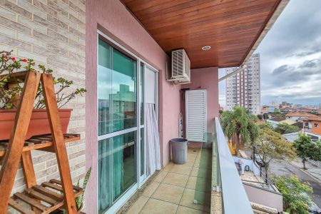 Casa à venda com 289m², 4 quartos e 5 vagas Casa à venda com 289m², 4 quartos e 5 vagasSacada