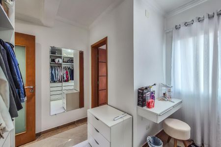 Casa à venda com 289m², 4 quartos e 5 vagas Casa à venda com 289m², 4 quartos e 5 vagasCloset da suíte 4