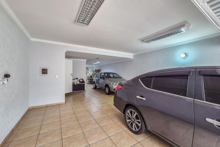 Casa à venda com 289m², 4 quartos e 5 vagas Casa à venda com 289m², 4 quartos e 5 vagasGaragem