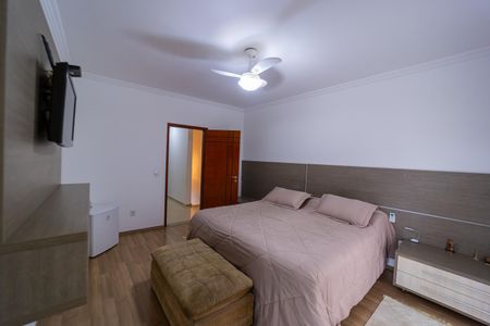 Casa à venda com 350m², 4 quartos e 6 vagasSuíte 1 