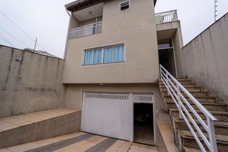 Casa à venda com 350m², 4 quartos e 6 vagasFachada