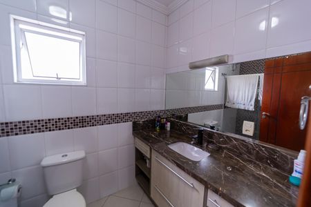 Casa à venda com 350m², 4 quartos e 6 vagasBanheiro Suíte 3