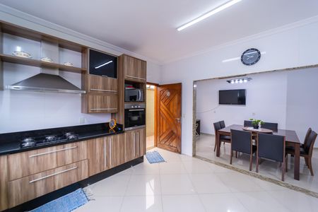Casa à venda com 350m², 4 quartos e 6 vagasCozinha