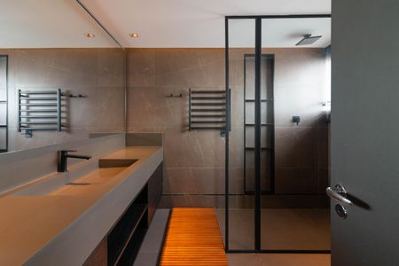 Apartamento à venda com 275m², 4 quartos e 4 vagasBanheiro da Suíte