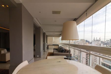 Apartamento à venda com 275m², 4 quartos e 4 vagasVaranda