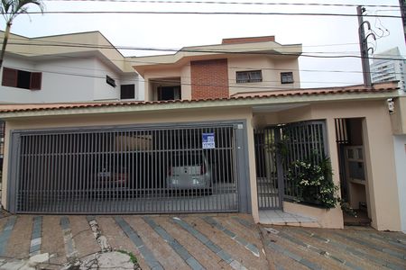 Casa à venda com 362m², 3 quartos e 3 vagasFachada