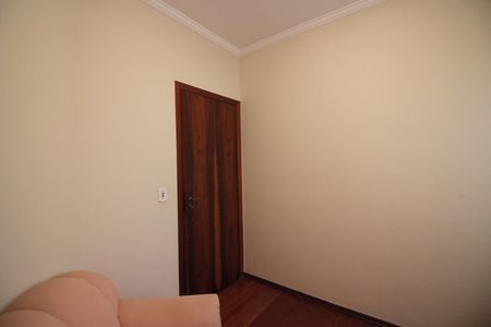 Casa à venda com 362m², 3 quartos e 3 vagasEscritório