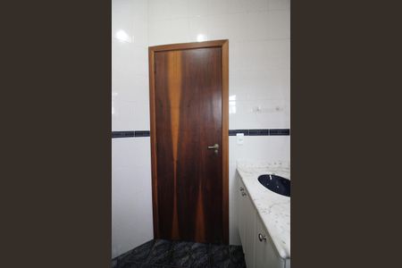 Casa à venda com 362m², 3 quartos e 3 vagasBanheiro da Suíte 2