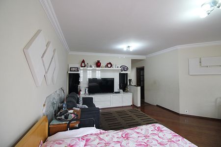 Casa à venda com 362m², 3 quartos e 3 vagasSala