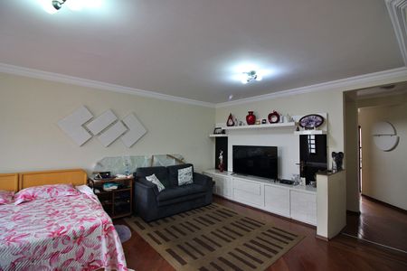 Casa à venda com 362m², 3 quartos e 3 vagasSala