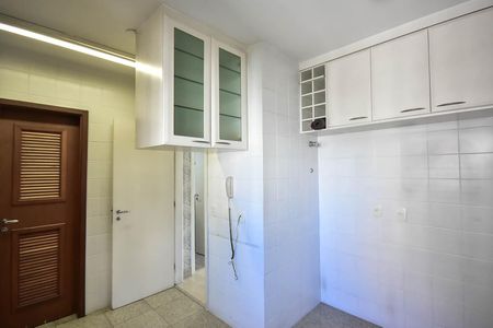 Apartamento à venda com 228m², 4 quartos e 4 vagasCozinha