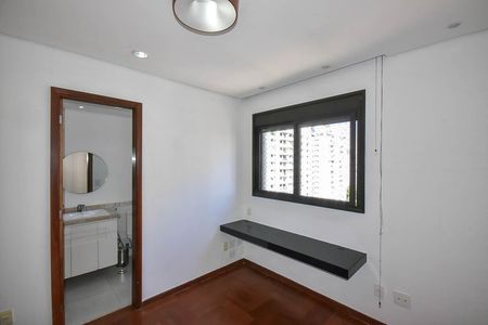 Apartamento à venda com 228m², 4 quartos e 4 vagasSuíte 1