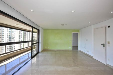 Apartamento à venda com 228m², 4 quartos e 4 vagasSala