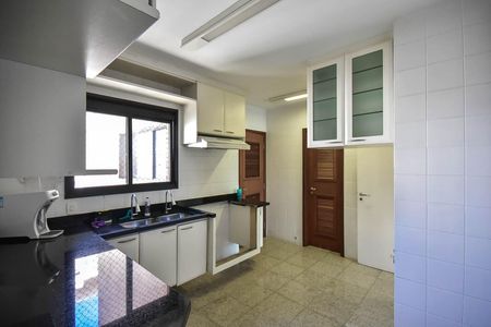 Apartamento à venda com 228m², 4 quartos e 4 vagasCozinha