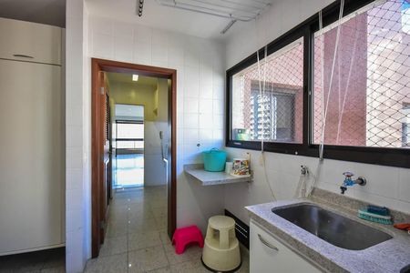 Apartamento à venda com 228m², 4 quartos e 4 vagasÁrea de Serviço