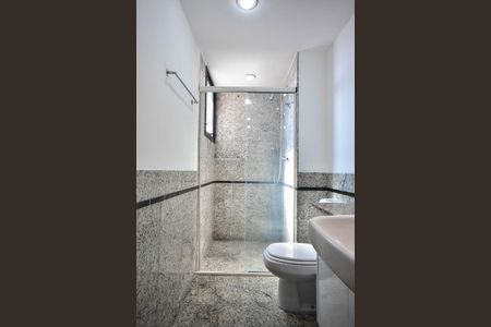 Apartamento à venda com 228m², 4 quartos e 4 vagasBanheiro Suíte 2