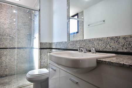 Apartamento à venda com 228m², 4 quartos e 4 vagasBanheiro Suíte 2