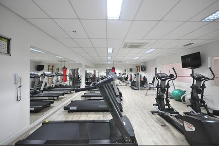 Apartamento à venda com 228m², 4 quartos e 4 vagas Apartamento à venda com 228m², 4 quartos e 4 vagasAcademia