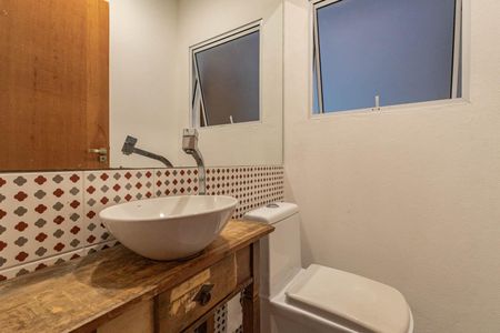 Casa à venda com 225m², 3 quartos e 4 vagasLavabo