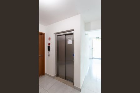 Apartamento à venda com 53m², 2 quartos e 1 vaga Apartamento à venda com 53m², 2 quartos e 1 vagaElevador