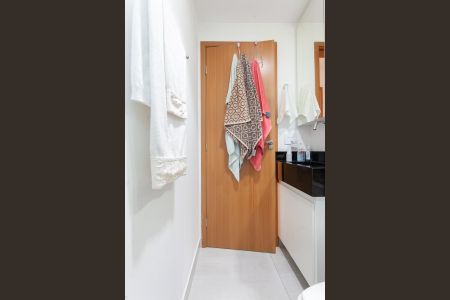 Apartamento à venda com 53m², 2 quartos e 1 vaga Apartamento à venda com 53m², 2 quartos e 1 vagaBanheiro Social