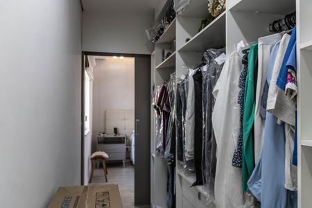 Apartamento à venda com 287m², 4 quartos e 3 vagasCloset
