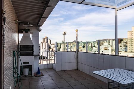 Apartamento à venda com 287m², 4 quartos e 3 vagasCobertura