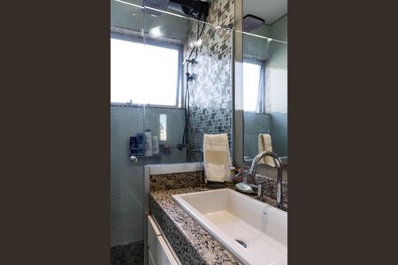 Apartamento à venda com 287m², 4 quartos e 3 vagasBanheiro da Suíte 1