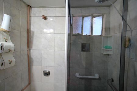 Casa à venda com 189m², 3 quartos e 2 vagas Casa à venda com 189m², 3 quartos e 2 vagasBanheiro