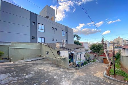 Casa à venda com 189m², 3 quartos e 2 vagas Casa à venda com 189m², 3 quartos e 2 vagasQuintal