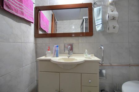 Casa à venda com 189m², 3 quartos e 2 vagas Casa à venda com 189m², 3 quartos e 2 vagasBanheiro