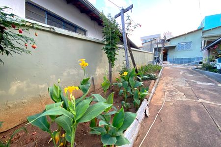 Casa à venda com 189m², 3 quartos e 2 vagas Casa à venda com 189m², 3 quartos e 2 vagasQuintal