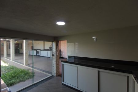 Casa para alugar com 640m², 4 quartos e 4 vagasÁrea de Serviço