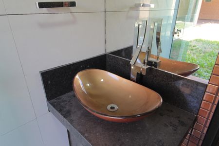 Casa para alugar com 640m², 4 quartos e 4 vagasÁrea comum - Banheiro Social da Área Gourmet