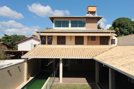 Casa para alugar com 640m², 4 quartos e 4 vagasFachada