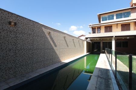 Casa para alugar com 640m², 4 quartos e 4 vagasÁrea comum - Piscina