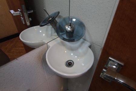 Casa para alugar com 640m², 4 quartos e 4 vagasBanheiro Social