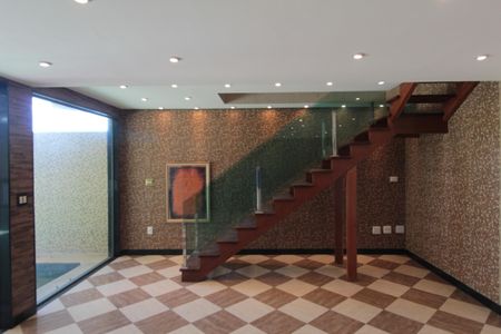 Casa para alugar com 640m², 4 quartos e 4 vagasSala